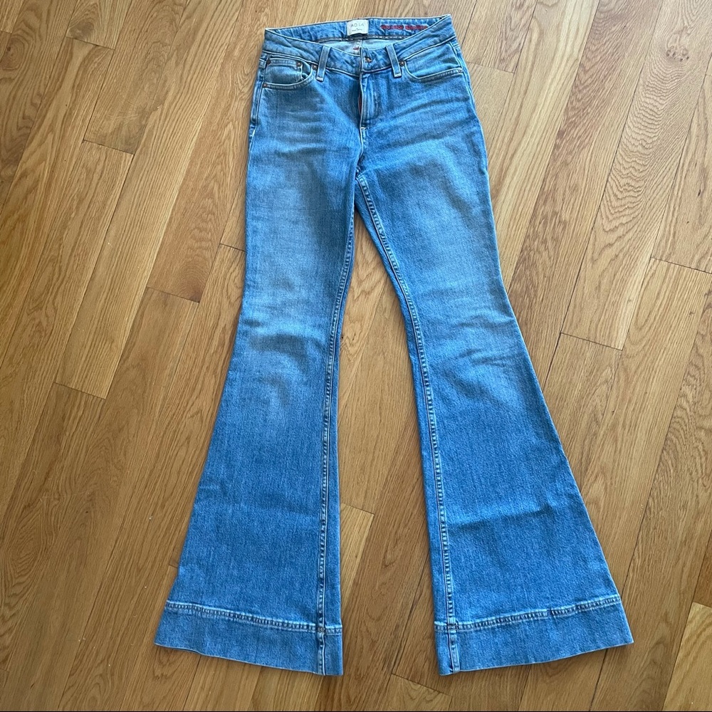 Alice and Olivia Bell bottom jeans. Worn only few times. Great Quality.